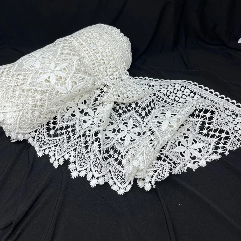 Lace 12.5 x 302